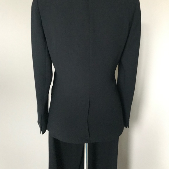 New York & Company Jackets & Blazers - 2 piece women’s suit. Size 4. Pants are wide leg.